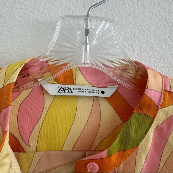 Zara Multicolor Abstract Patterned Button Blouse Size: XS - Picture 3 of 9